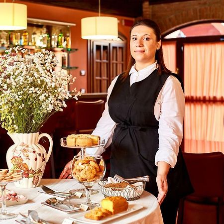 Albergo Trattoria Il Leone Pomponesco Exterior foto