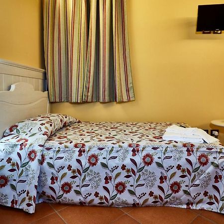 Albergo Trattoria Il Leone Pomponesco Exterior foto