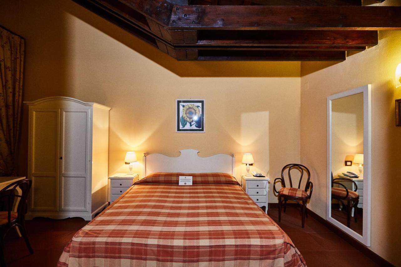 Albergo Trattoria Il Leone Pomponesco Exterior foto