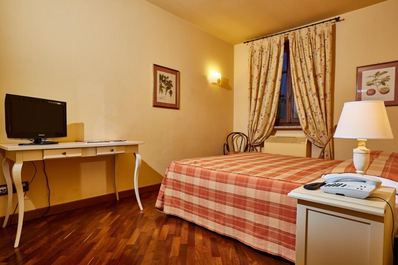 Albergo Trattoria Il Leone Pomponesco Exterior foto