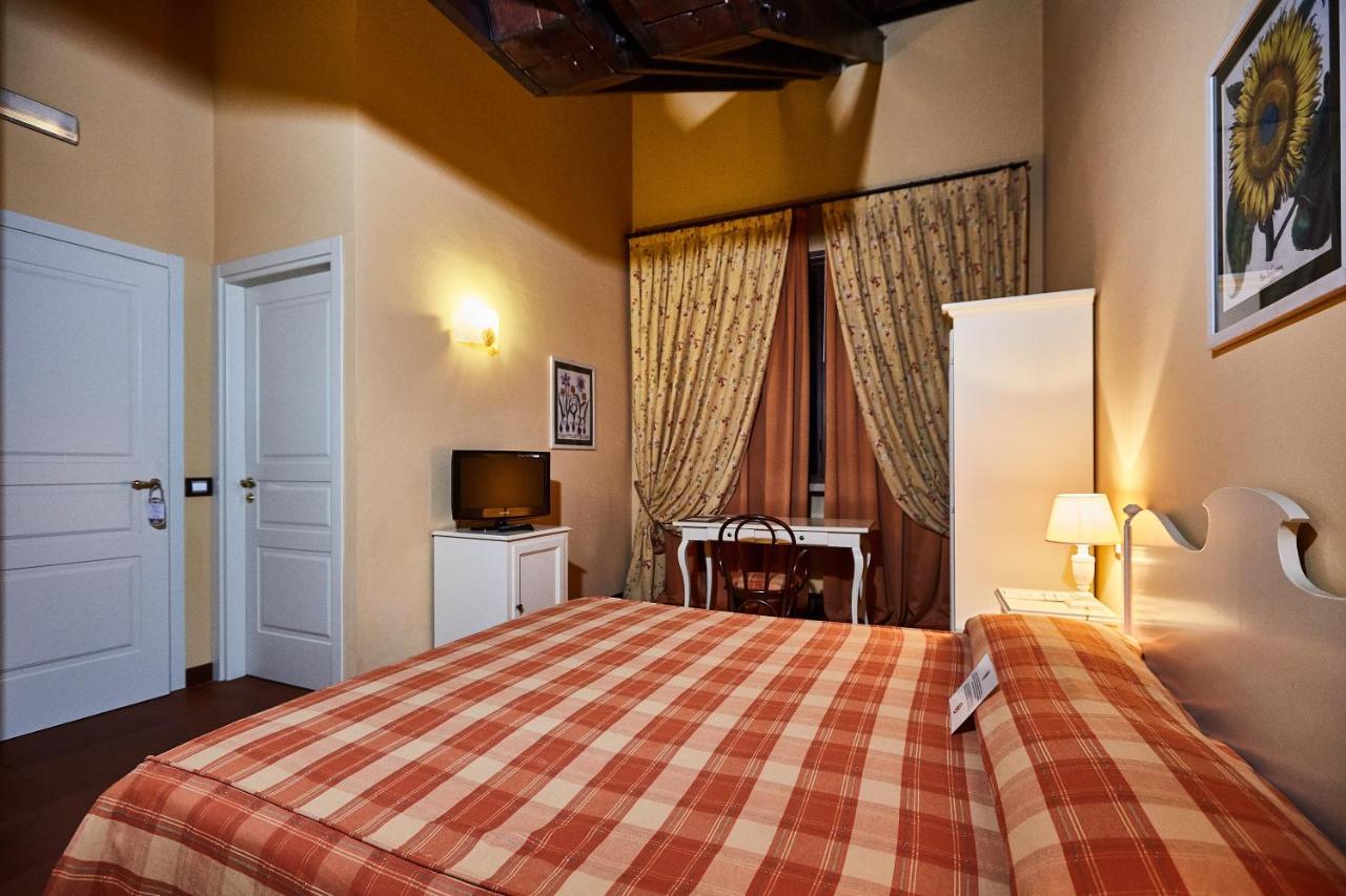 Albergo Trattoria Il Leone Pomponesco Exterior foto
