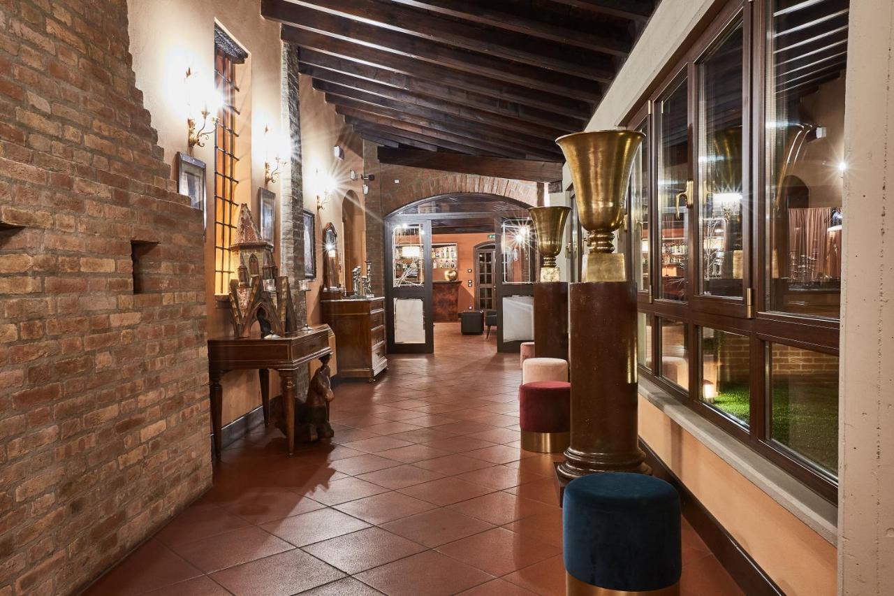 Albergo Trattoria Il Leone Pomponesco Exterior foto