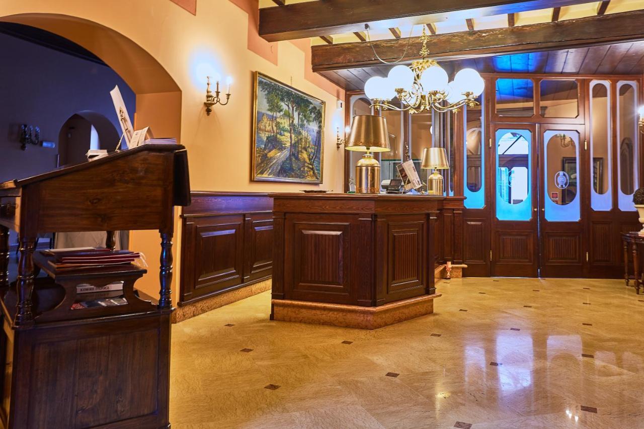 Albergo Trattoria Il Leone Pomponesco Exterior foto
