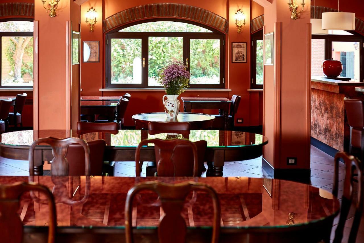 Albergo Trattoria Il Leone Pomponesco Exterior foto