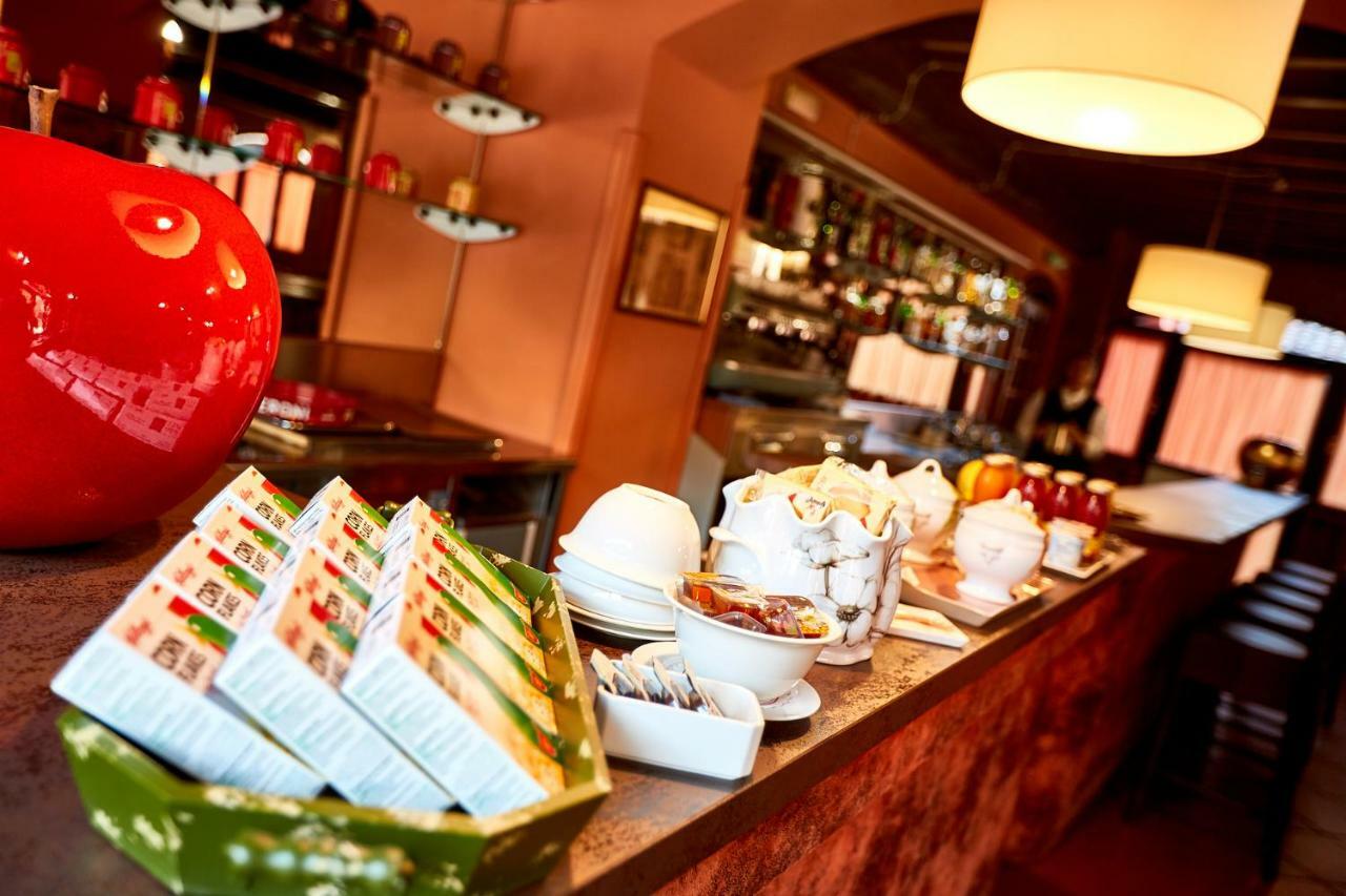 Albergo Trattoria Il Leone Pomponesco Exterior foto