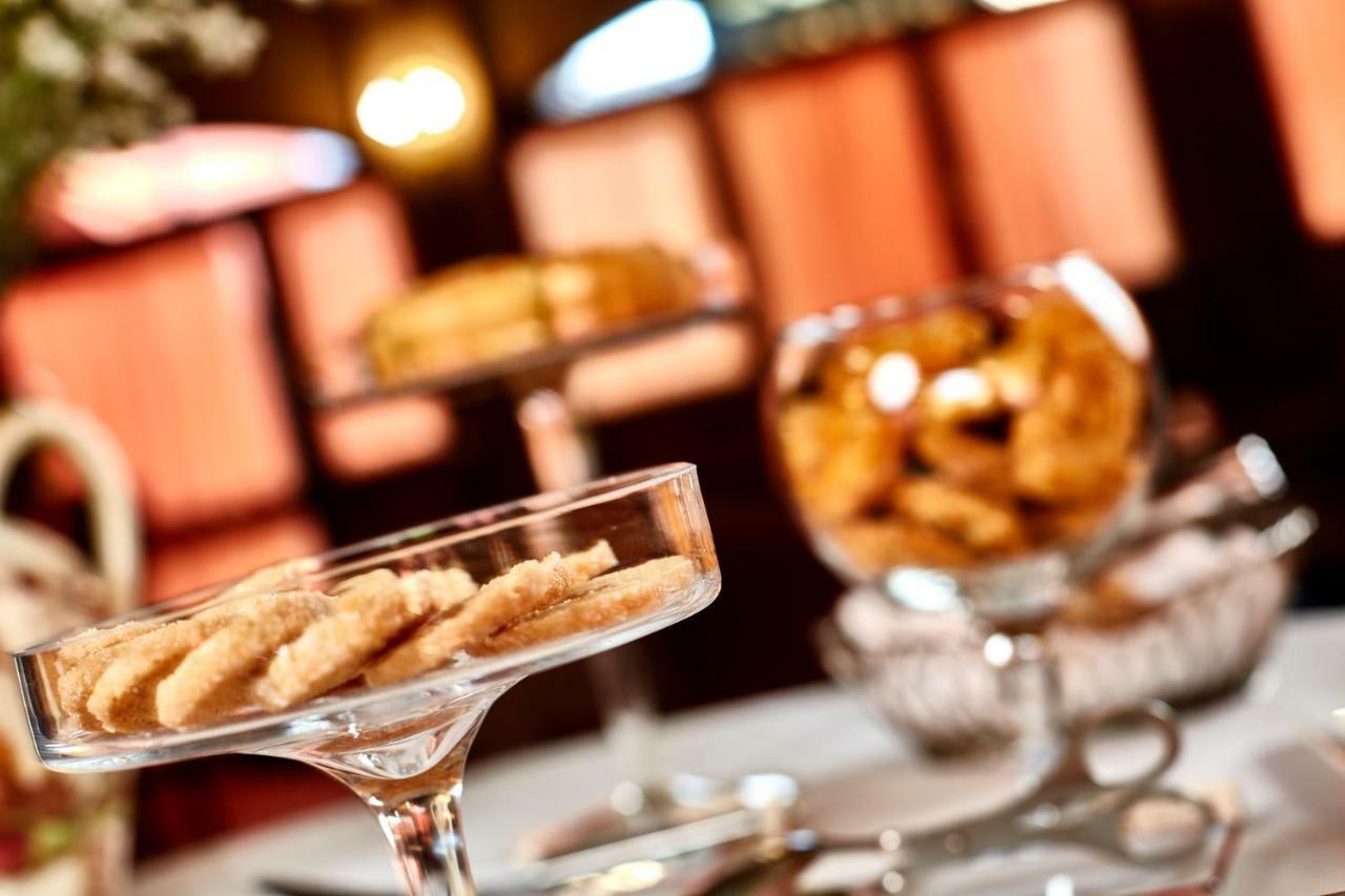 Albergo Trattoria Il Leone Pomponesco Exterior foto