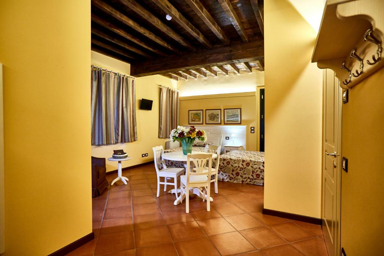 Albergo Trattoria Il Leone Pomponesco Exterior foto