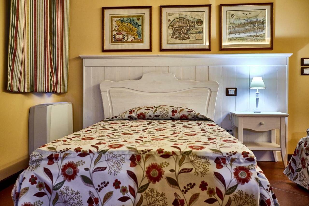 Albergo Trattoria Il Leone Pomponesco Exterior foto