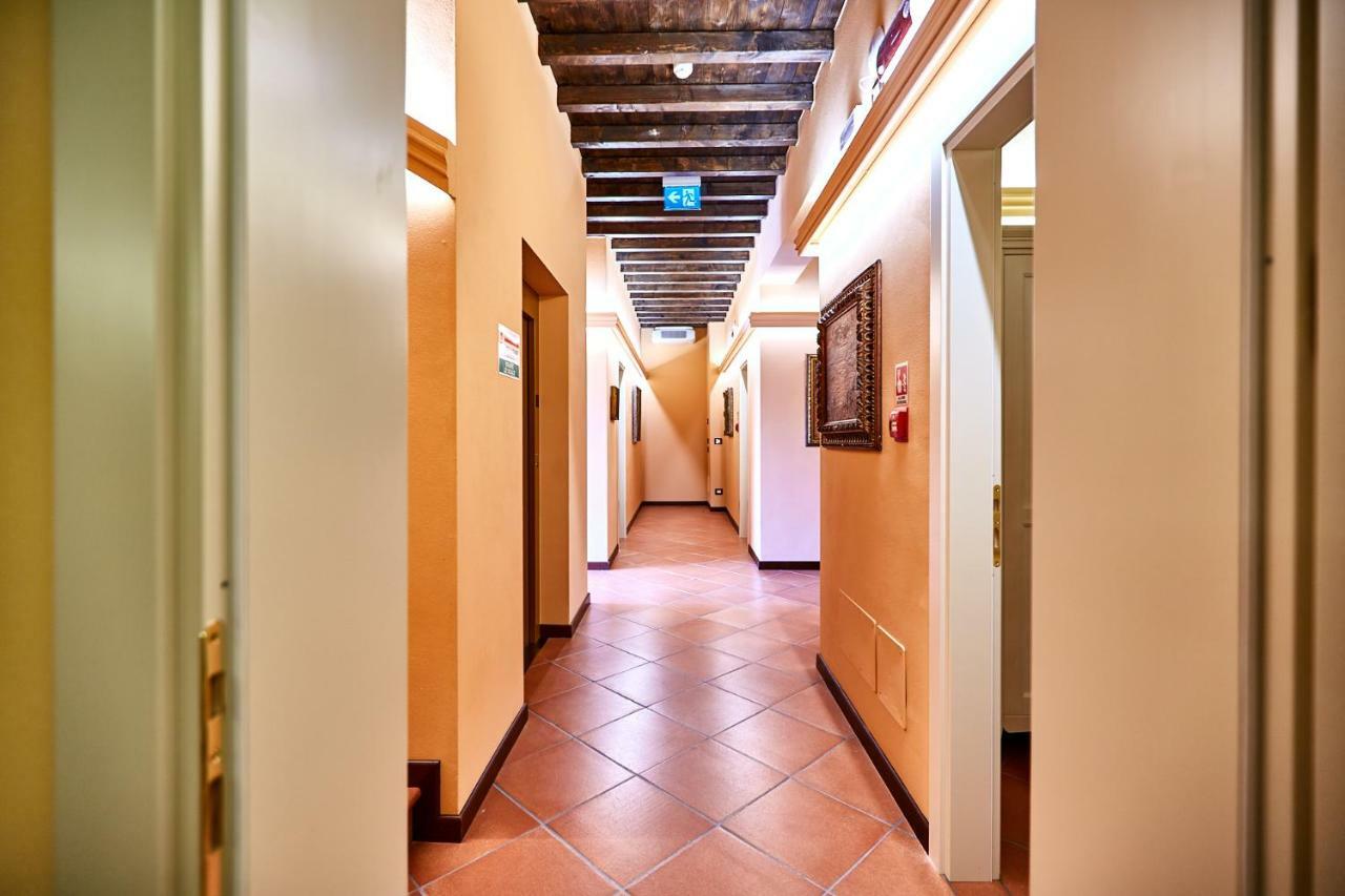 Albergo Trattoria Il Leone Pomponesco Exterior foto